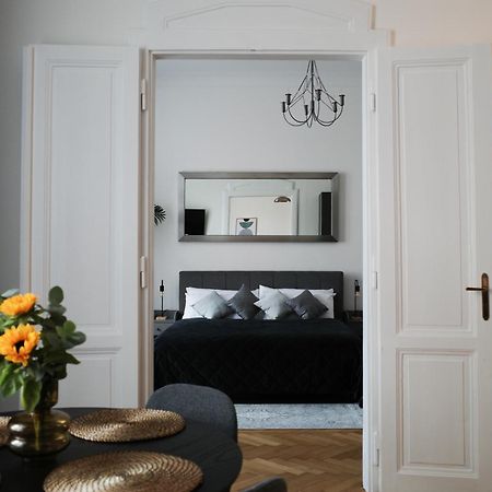 Apartment Dusni Superior Praga Exterior foto